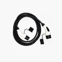 Lataa kuva Galleria-katseluun, Laadukas latauskaapeli type 2 -liittimellä varustettujen autojen lataamiseen type 2 -latauspisteistä.