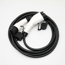 Lataa kuva Galleria-katseluun, Laadukas sähköauton latauskaapeli type 1 -liittimellä varustettujen autojen lataamiseen type 2 -latauspisteistä.